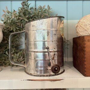 Vintage BROMWELL 3-CUP Crank Metal Kitchen Shifter Baking Farmhouse Cottage